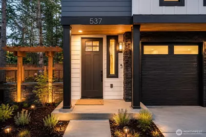 537 NW Juniper Street, Issaquah, WA 98027 - Photo 2