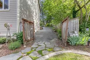 1024 12th Ave SW, Puyallup, WA 98371 - Photo 6