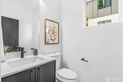 10708 Linden Avenue N, Seattle, WA 98133 - Photo 18
