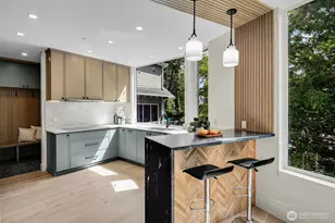 2622 Mayfair Ave N, Seattle, WA 98109 - Photo 20