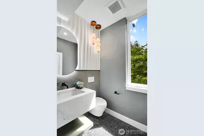 2622 Mayfair Avenue N, Seattle, WA 98109 - Photo 24
