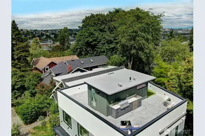 2622 Mayfair Avenue N, Seattle, WA 98109 - Photo 4
