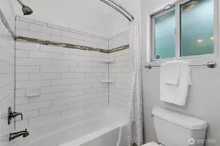 818 W Argand St, Seattle, WA 98119 - Photo 18