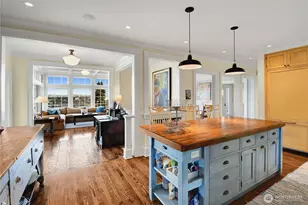406 Galer St, Seattle, WA 98109 - Photo 10