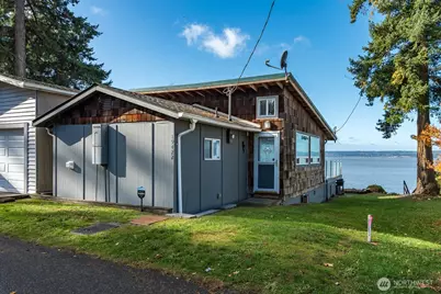 19422 Soundview Drive NW, Stanwood, WA 98292 - Photo 4