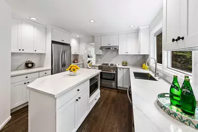 1911 224th Place NE, Sammamish, WA 98074 - Photo 10