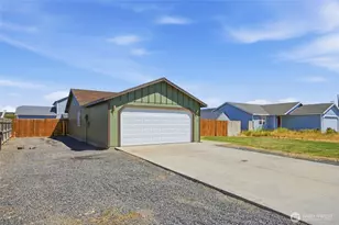 709 N Paxson Dr, Moses Lake, WA 98837 - Photo 2