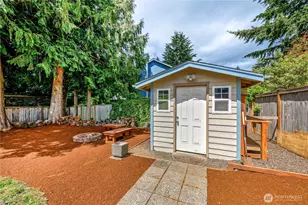 19555 23rd Ave NE, Poulsbo, WA 98370 - Photo 34