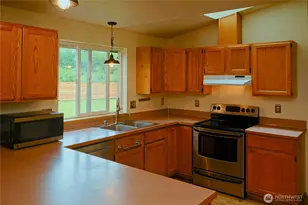 16404 84th Ct SE, Yelm, WA 98597 - Photo 10