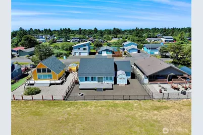 214 Canal Drive NE, Ocean Shores, WA 98569 - Photo 36