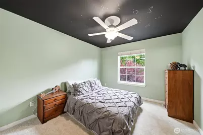 24750 NE 3rd Place, Sammamish, WA 98074 - Photo 32