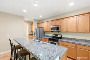 24750 NE 3rd Pl, Sammamish, WA 98074 - Photo 10
