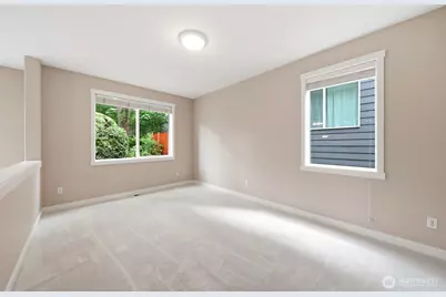 24750 NE 3rd Place, Sammamish, WA 98074 - Photo 18