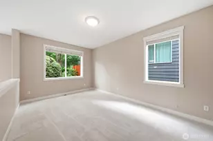24750 NE 3rd Pl, Sammamish, WA 98074 - Photo 18