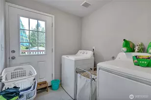 20717 127th St E, Bonney Lake, WA 98391 - Photo 8