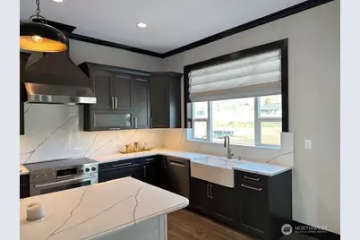 949 N Newport Loop, East Wenatchee, WA 98802 - Photo 8