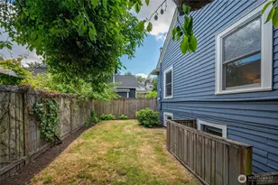 2562 6th Ave W, Seattle, WA 98119 - Photo 22
