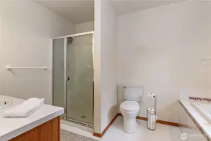 731 E Lakeshore Dr, Allyn, WA 98524 - Photo 24