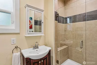 8609 55th Avenue S, Seattle, WA 98118 - Photo 14