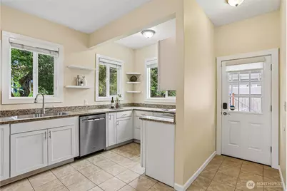 8609 55th Avenue S, Seattle, WA 98118 - Photo 8