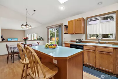 21215 122nd Street Ct E, Bonney Lake, WA 98391 - Photo 12