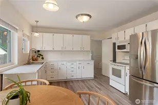 3622 W E St, Bremerton, WA 98312 - Photo 6