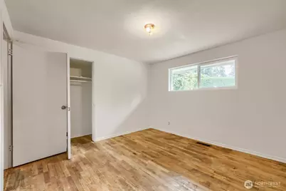 7525 200th St SW, Lynnwood, WA 98036 - Photo 18