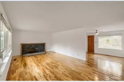 7525 200th St SW, Lynnwood, WA 98036 - Photo 6