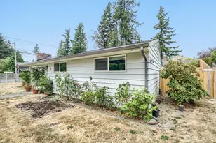 7525 200th St SW, Lynnwood, WA 98036 - Photo 4