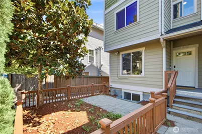 12316 33rd Avenue NE #C, Seattle, WA 98125 - Photo 2