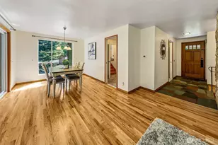 1108 NE 106th St, Seattle, WA 98125 - Photo 8