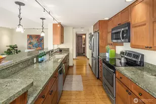 1301 Spring St, Seattle, WA 98104 - Photo 10