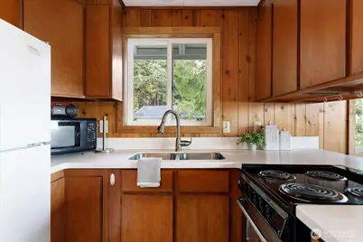 1982 Madrona Way, Coupeville, WA 98239 - Photo 12