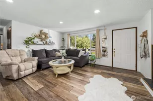 21709 121st St Ct E, Bonney Lake, WA 98391 - Photo 4