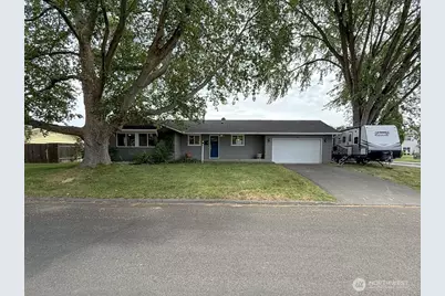 22 NE Tremont Drive, College Place, WA 99324 - Photo 1