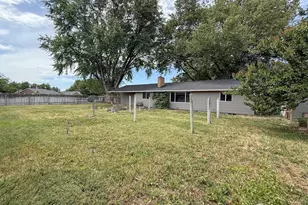 22 NE Tremont Dr, College Place, WA 99324 - Photo 36