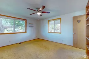 22 NE Tremont Dr, College Place, WA 99324 - Photo 14