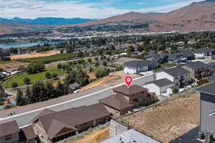 2963 N Breckenridge Dr, East Wenatchee, WA 98802 - Photo 2