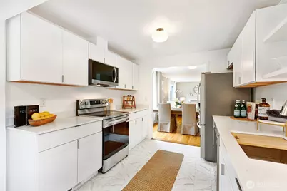 6203 39th Avenue NE, Seattle, WA 98115 - Photo 10