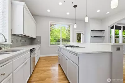 1915 10th Street Pl SW, Puyallup, WA 98371 - Photo 10