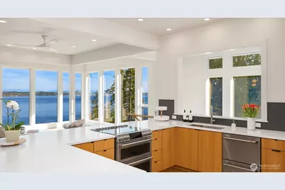 12168 Sunrise Drive NE, Bainbridge Island, WA 98110 - Photo 10