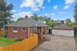8724 16th Ave SW, Seattle, WA 98106 - Photo 2
