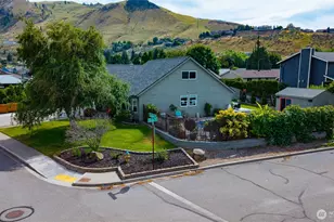 712 Lambert St, Wenatchee, WA 98801 - Photo 2