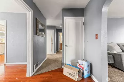 422 W 3rd Street, Aberdeen, WA 98520 - Photo 2