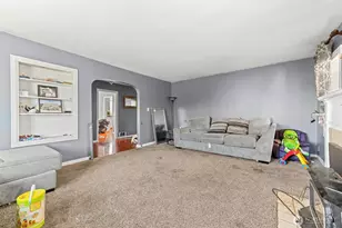 422 W 3rd St, Aberdeen, WA 98520 - Photo 4