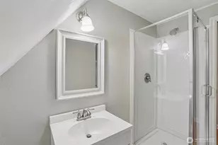 739 N 165th St, Shoreline, WA 98133 - Photo 20