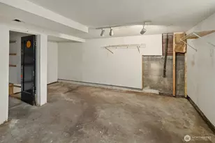 2001 Rainier Ave, Everett, WA 98201 - Photo 22