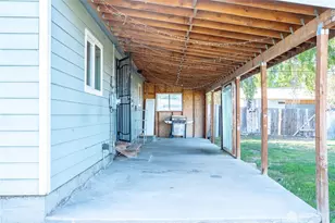 112 W Loop Dr, Moses Lake, WA 98837 - Photo 4