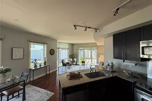 699 John St, Seattle, WA 98109 - Photo 6