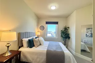 699 John St, Seattle, WA 98109 - Photo 16